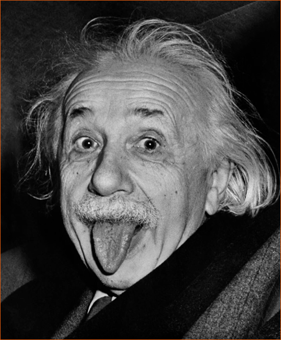 Albert Einstein sticks out his tongue d'Arthur Sasse (1951).