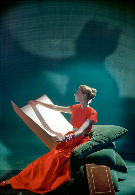 Photographie d'Andrea Johnson prise par Cecil Beaton pour le magazine Vogue paru le 1 janvier 1945.